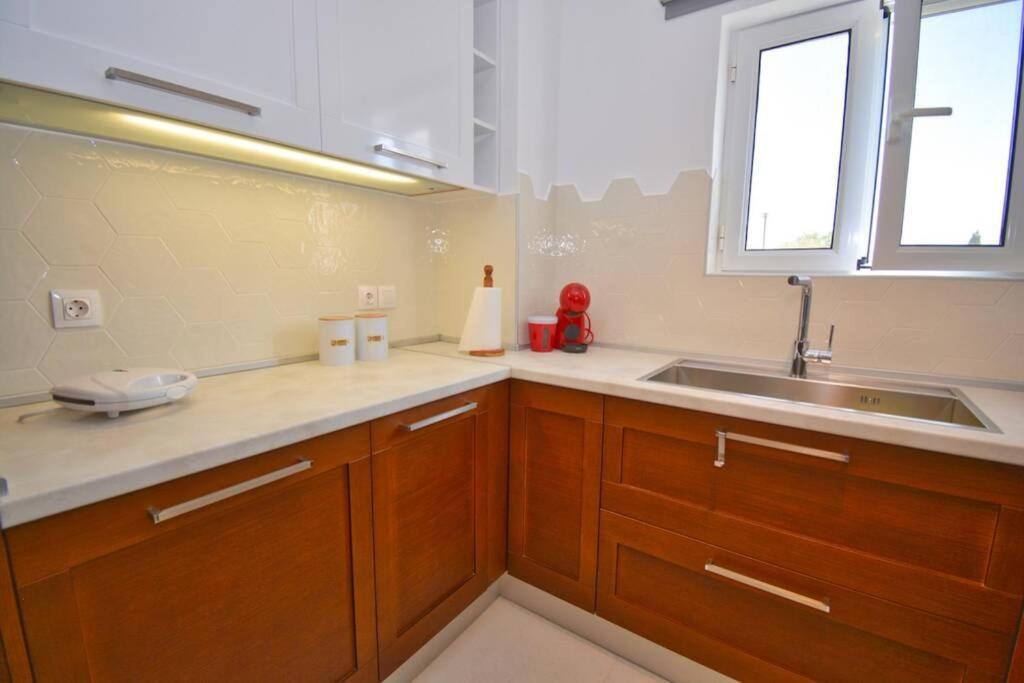 Potamos Deluxe White Apartment Exteriér fotografie